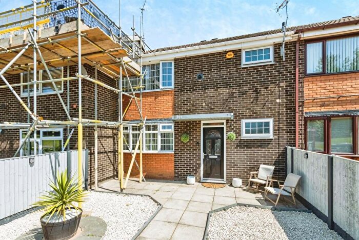 3 Bedroom Terraced House For Sale In Sherburn Road North, Leeds, LS14