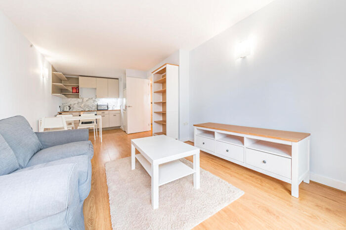 1 Bedroom Apartment To Rent In Idaho Building, Deals Gateway, London, SE13