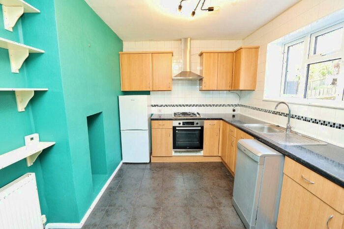 2 Bedroom Terraced House To Rent In Swindon Lane, Essex, RM3
