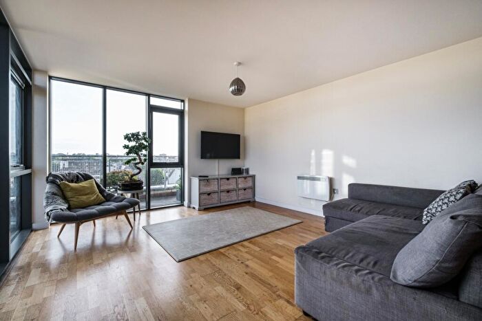 2 Bedroom Penthouse To Rent In Axminster Road London, N7