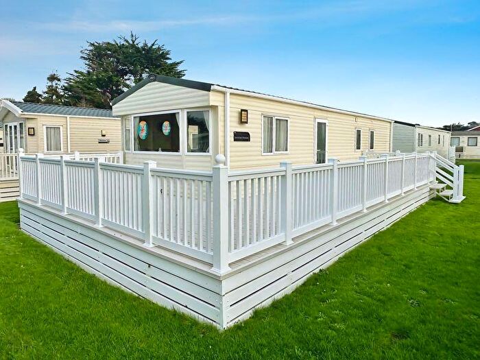 2 Bedroom Detached House For Sale In Hoburne Park, Christchurch, Hampshire, BH23