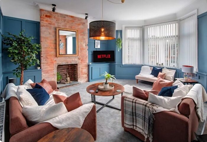 2 Bedroom Flat To Rent In Saville Road, Blackpool, FY1