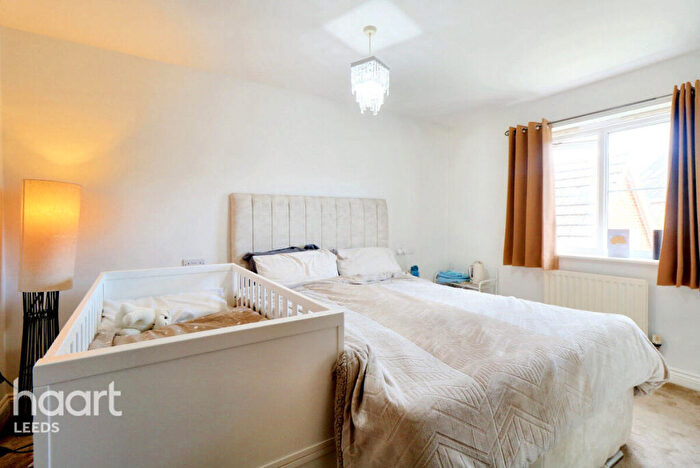 4 Bedroom Detached House For Sale In Willowdale, Leeds, LS10