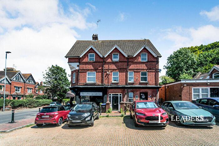 2 Bedroom Flat To Rent In The Goffs, BN21