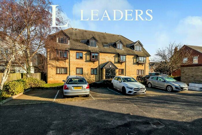 Studio To Rent In Jeffreys House, Bond Road, KT6