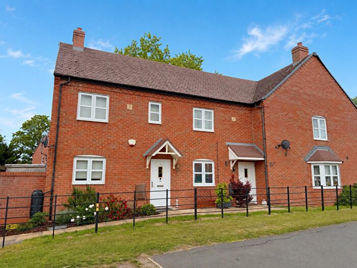 2 Bedroom Maisonette For Sale In Wellington Avenue, Meon Vale, Stratford-upon-Avon, CV37