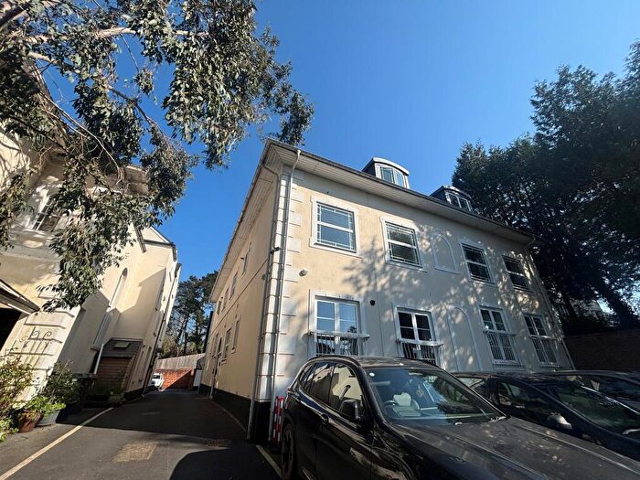 2 Bedroom Apartment To Rent In Brookfield Mews, New North Road, EX4