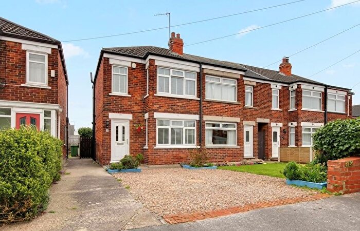 2 Bedroom End Terrace House For Sale In Brockenhurst Avenue, Cottingham, HU16