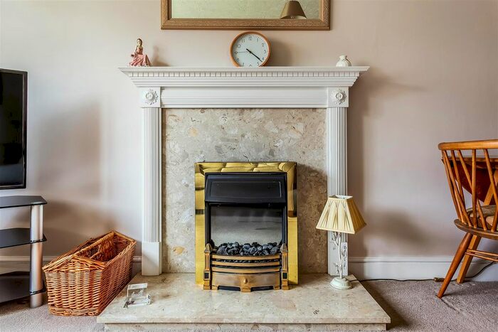 1 Bedroom Flat For Sale In Beatrice Road, Oxted, RH8