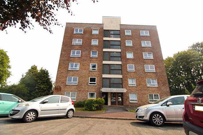 1 Bedroom Flat For Sale In Deanna Court, Downend, BS16