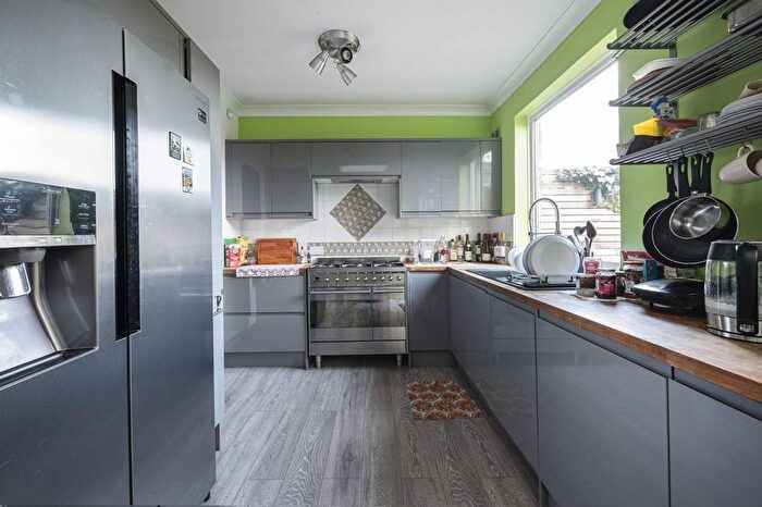 4 Bedroom Property To Rent In Baldock Street, Bow, London, E3