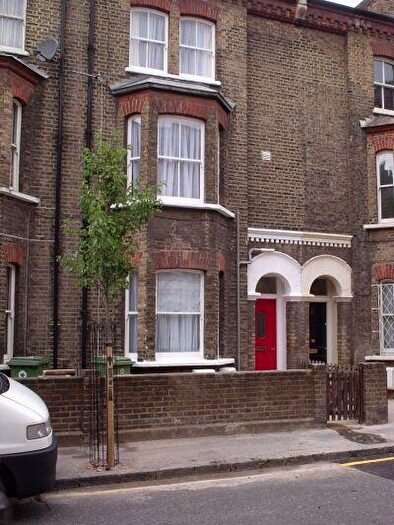 2 Bedroom Flat To Rent In Elliots Row, London, SE11