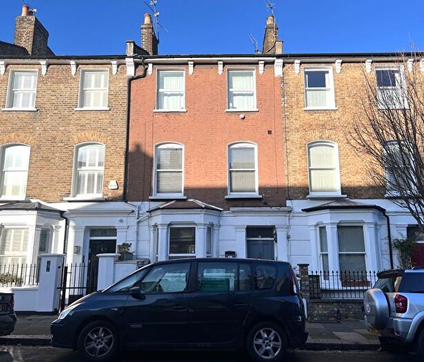 Studio For Sale In First Floor Flat, Woodsome Road, Dartmouth Park, NW5