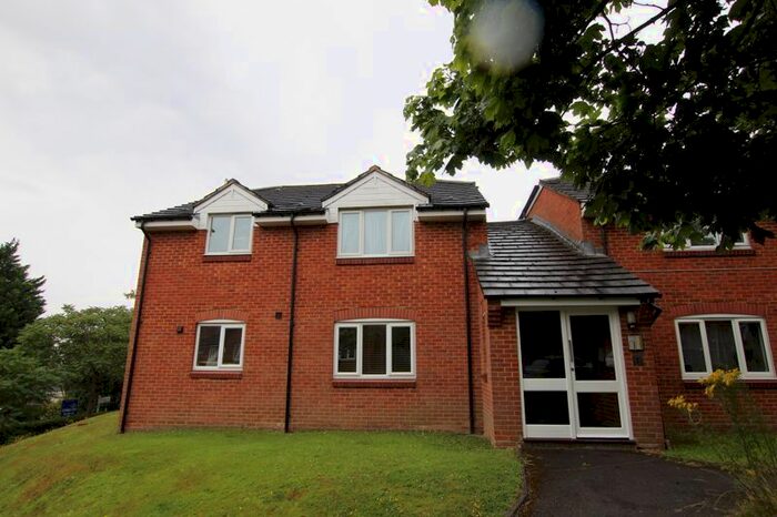 Studio To Rent In Hunting Gate Drive, Chessington, KT9