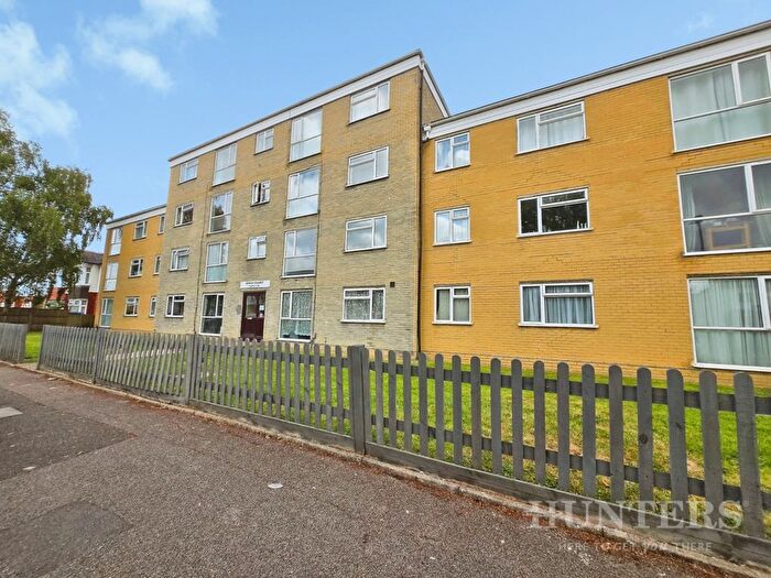 2 Bedroom Flat To Rent In Birch Court, Thicket Road, Sutton, SM1
