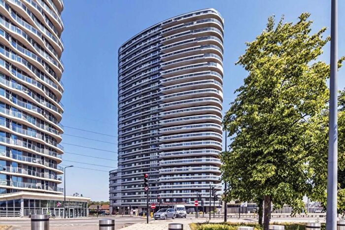 1 Bedroom Flat To Rent In Gateway Tower, Western Gateway, Royal Victoria, E16