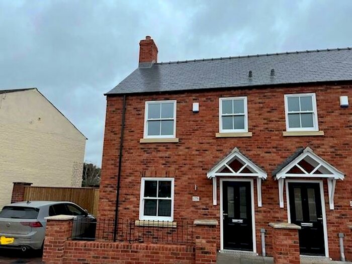 2 Bedroom House To Rent In Newmarket, Louth, LN11