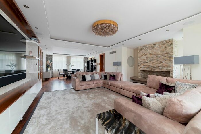 6 Bedroom Detached House To Rent In The Bishops Avenue, London, N2
