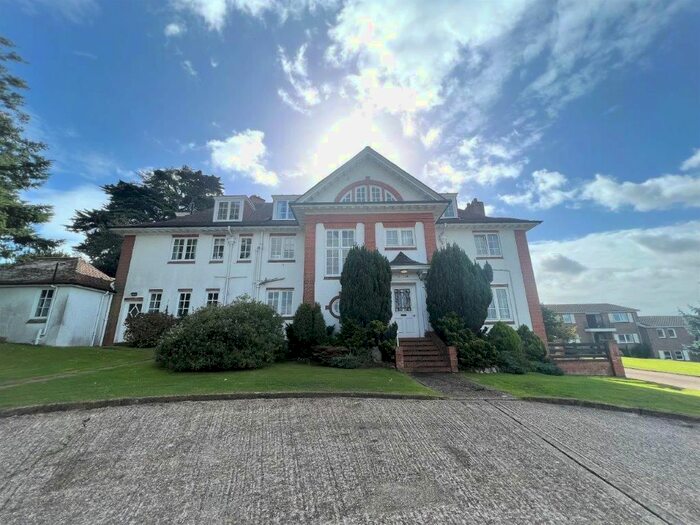 3 Bedroom Maisonette To Rent In High Salterns, Seaview, PO34