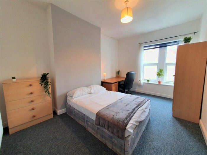 4 Bedroom Flat To Rent In Bolingbroke Street, Heaton, Newcastle Upon Tyne NE6