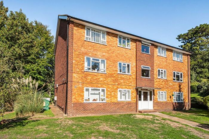 2 Bedroom Flat For Sale In Milton Road, Caterham, CR3