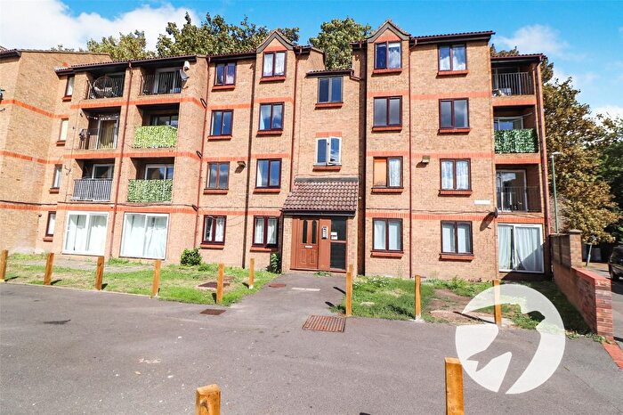 2 Bedroom Flat For Sale In Sandcliff Road, Erith, DA8