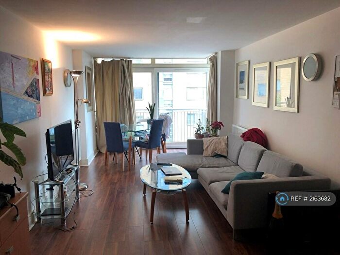 2 Bedroom Flat To Rent In Constable House, London, E14