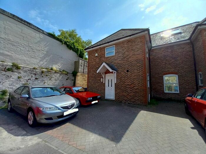 3 Bedroom Semi-Detached House To Rent In Victoria Road, Ramsgate, CT11