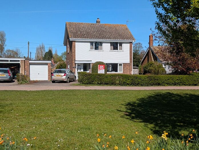 4 Bedroom Detached House For Sale In The Green, Waddingham, DN21