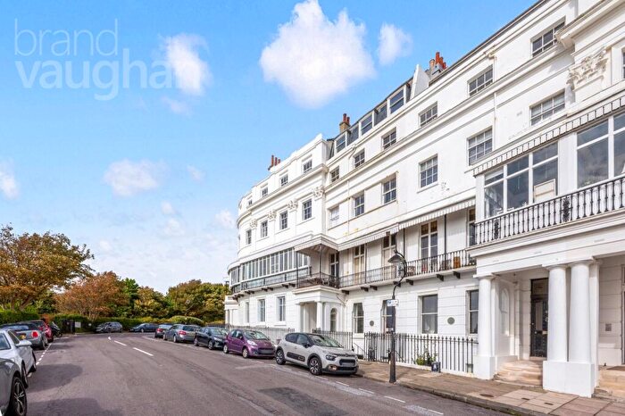 3 Bedroom Flat For Sale In Lewes Crescent, Brighton, East Sussex, BN2