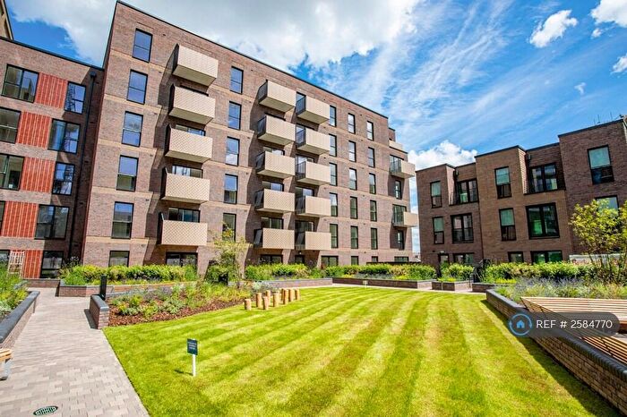 2 Bedroom Penthouse To Rent In Carraway Street, Reading, RG1