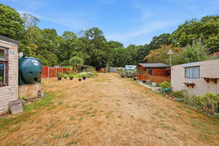 4 Bedroom Semi-detached House For Sale In Foxhall Road, Ipswich, IP4