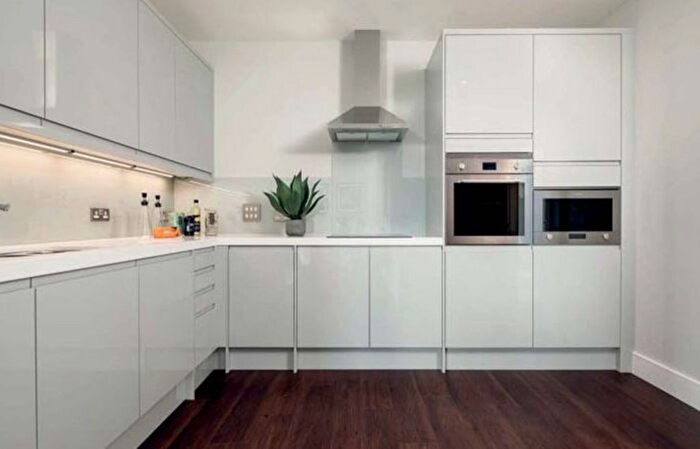 2 Bedroom Flat To Rent In Orchard Wharf, London, E14