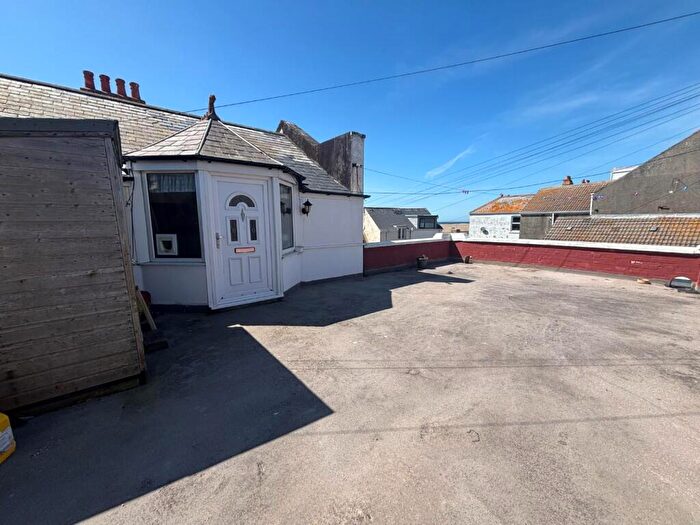 2 Bedroom Apartment To Rent In Queens Road, Portland, DT5