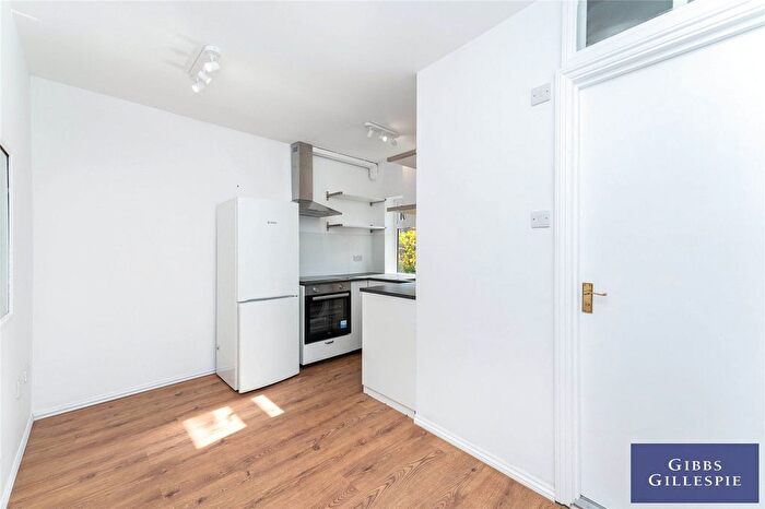 1 Bedroom Flat To Rent In Woodhouse Avenue, Perivale, Greenford, UB6
