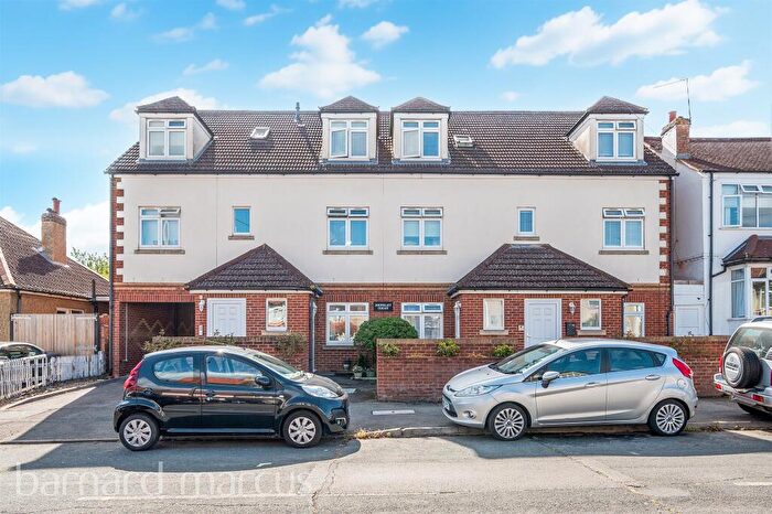 2 Bedroom Apartment For Sale In Brinkley Road, Worcester Park, KT4
