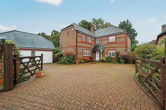 5 Bedroom Detached House For Sale In Compton, Berkshire, RG20