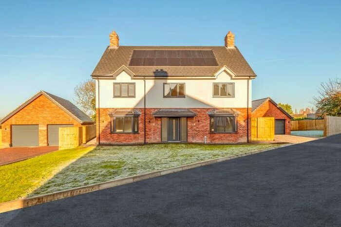 5 Bedroom Detached House For Sale In St Francis Green, Bardney, Lincoln, LN3