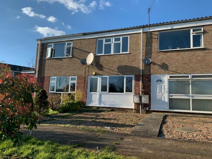 3 Bedroom Terraced House To Rent In Valley Rise, Desborough, Kettering, NN14