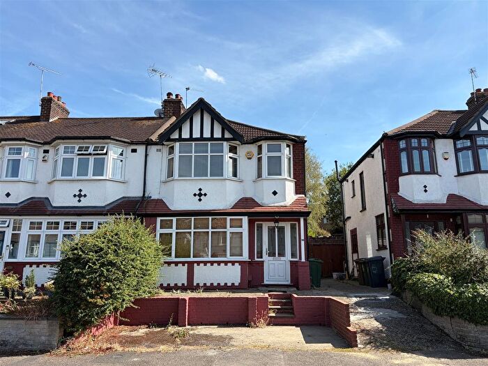 3 Bedroom End Of Terrace House To Rent In Beech Hall Crescent, London, E4