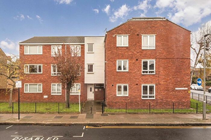 2 Bedroom Flat For Sale In Longley Road, Tooting, SW17