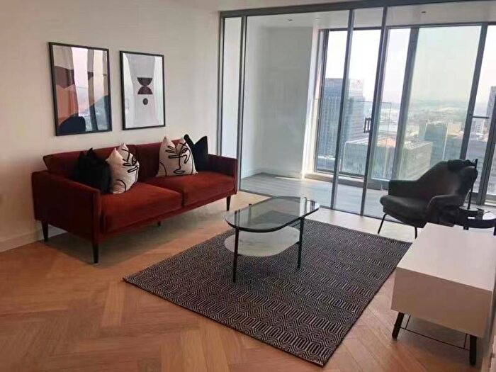 2 Bedroom Flat To Rent In Gauging Square, Tower Hamlets, London, E1W
