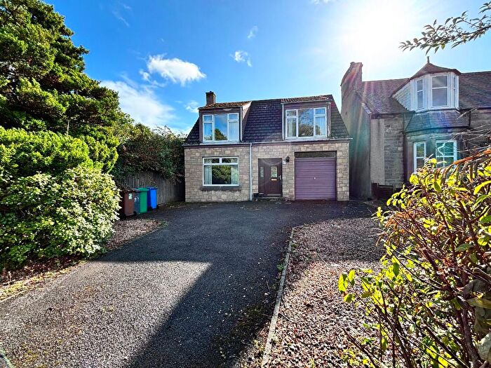 3 Bedroom Detached House For Sale In Holyrood Place, Dunfermline, KY12