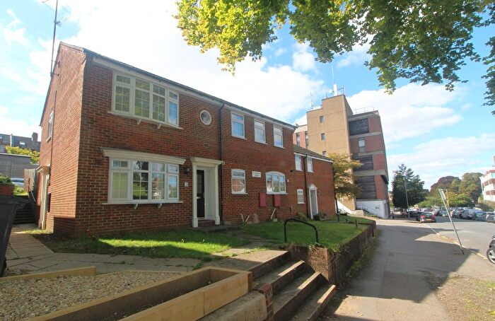 2 Bedroom Flat To Rent In Hollow Lane, Hitchin, SG4