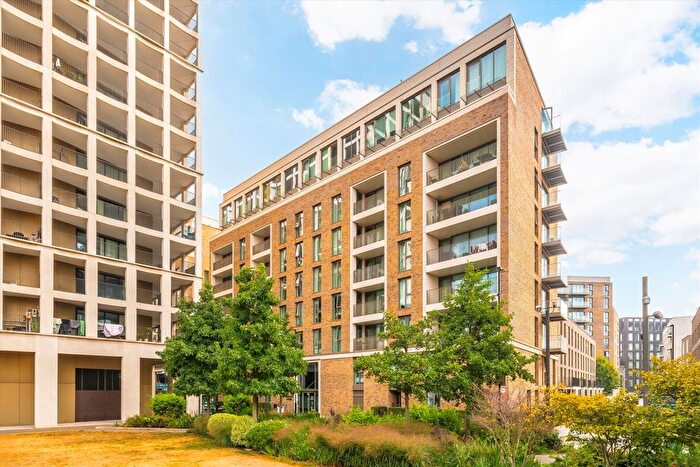 2 Bedroom Flat For Sale In Schooner Road, Schooner Road, E16