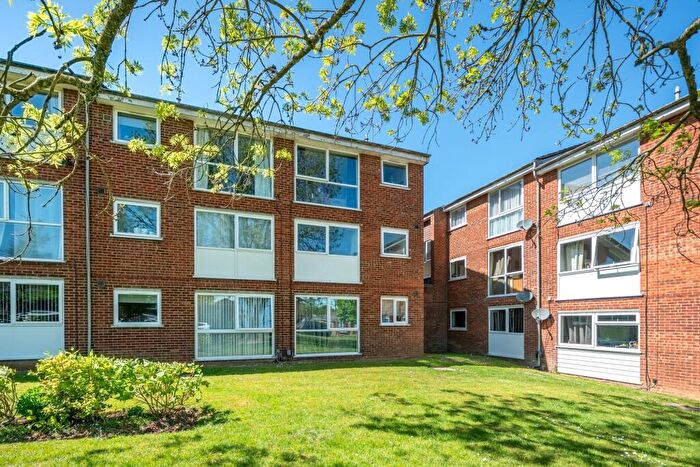 1 Bedroom Flat For Sale In Roydon Court, Hemel Hempstead, HP2