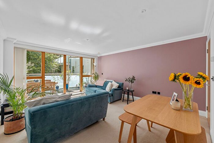 1 Bedroom Flat For Sale In Sanderstead Road, South Croydon, CR2