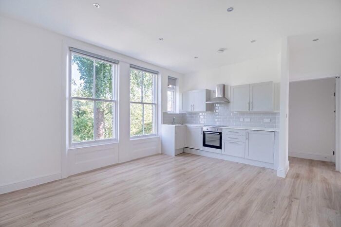 2 Bedroom Flat To Rent In Gipsy Hill, Crystal Palace, London, SE19