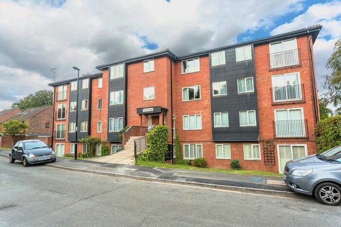 1 Bedroom Flat To Rent In Oakhill Lodge, Reedham Drive, Purley, CR8