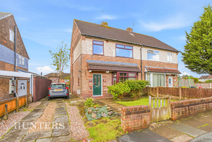3 Bedroom Semi-Detached House For Sale In Ashbrook Crescent, Smallbridge, OL12